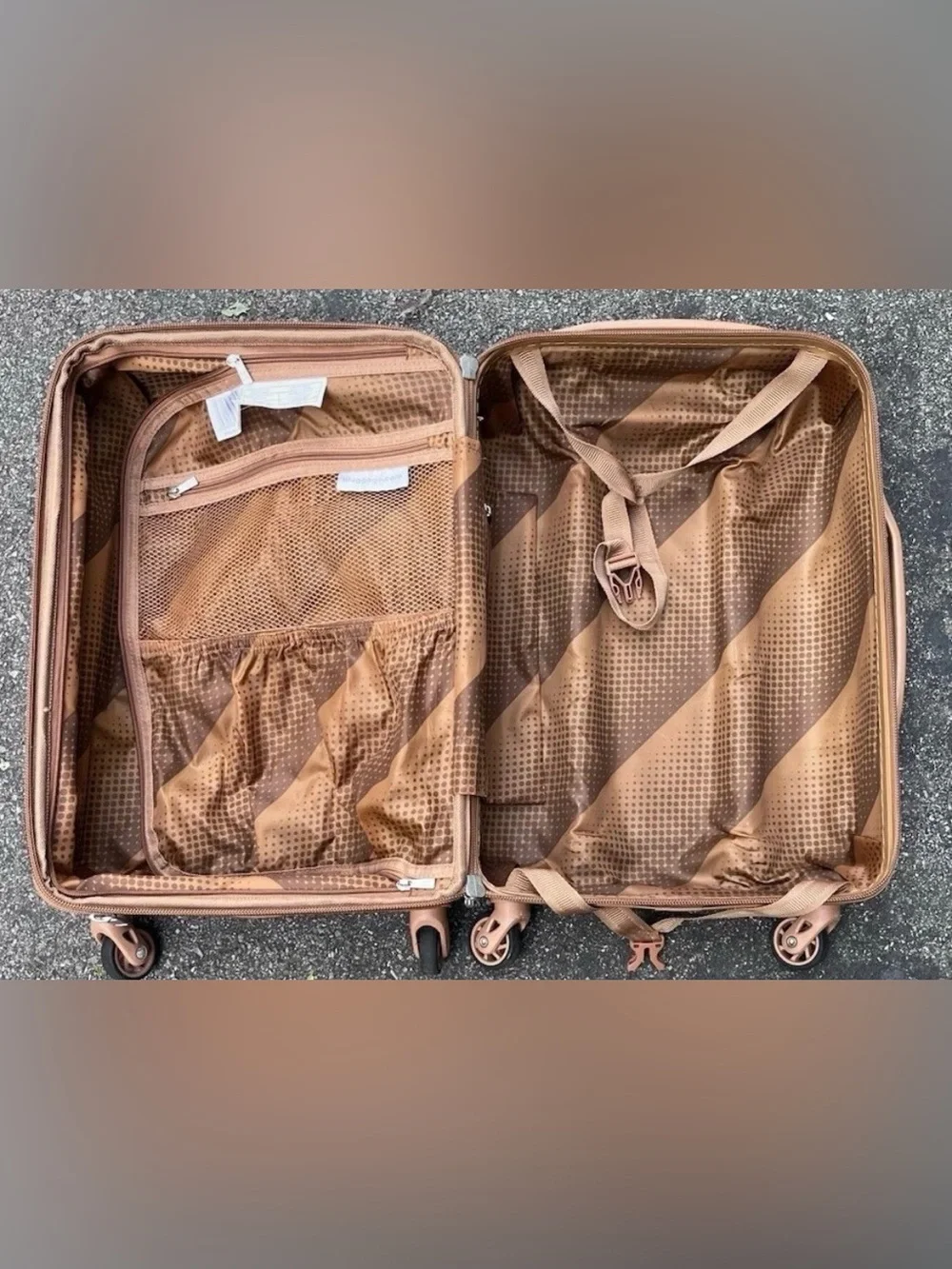 IT Luggage 21.5” Hardside Expandable Carry-On Luggage 4 Wheel Spinner